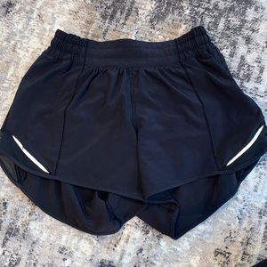 Size 6 Tall Hotty Hot High-Rise Short 2.5